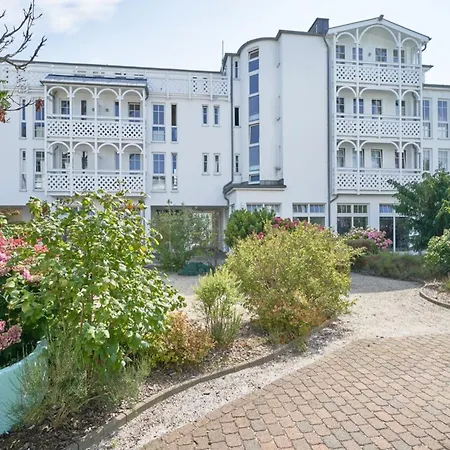 Geraeumige Mit Balkon Und Wlan In