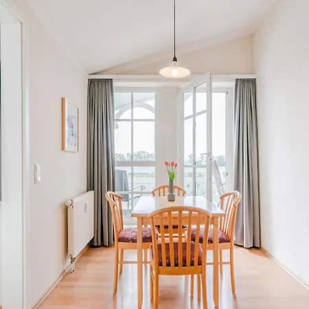 Geraeumige Mit Balkon Und Wlan In *