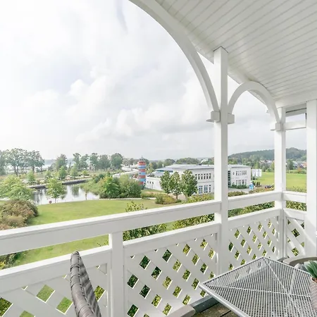 Geraeumige Mit Balkon Und Wlan In
