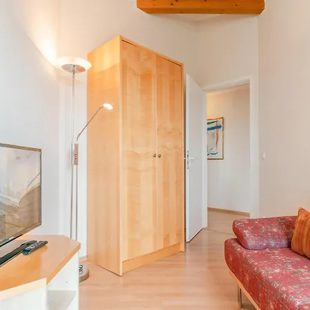 Geraeumige Mit Balkon Und Wlan In * Sellin (Rugen)