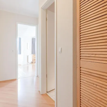 Geraeumige Mit Balkon Und Wlan In * Sellin (Rugen)